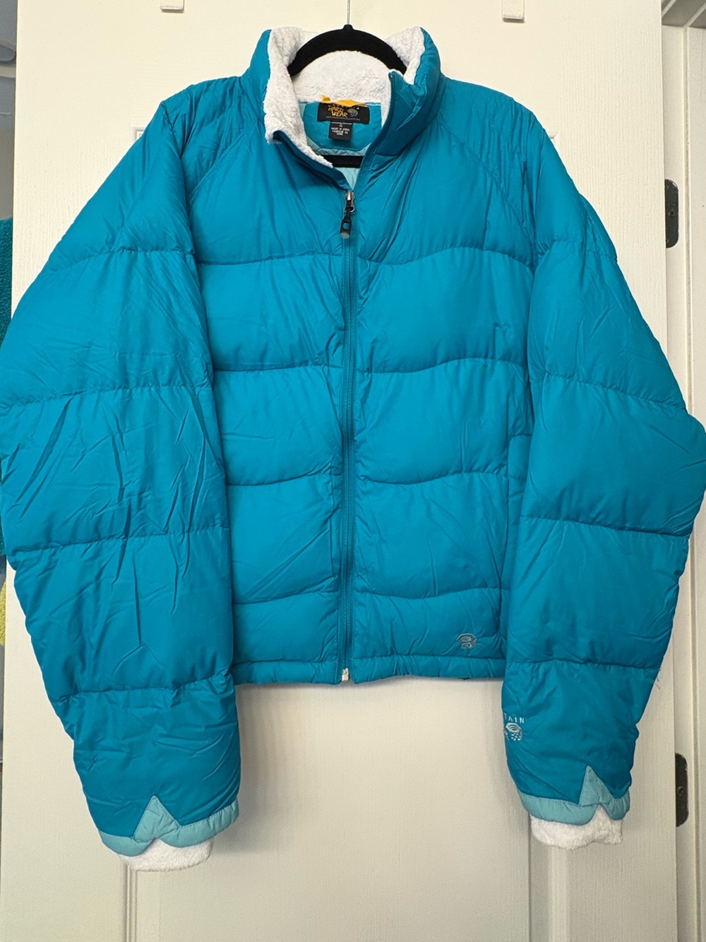 Mountain Hardwear Women's Puffer Jacket with Sherpa Collar